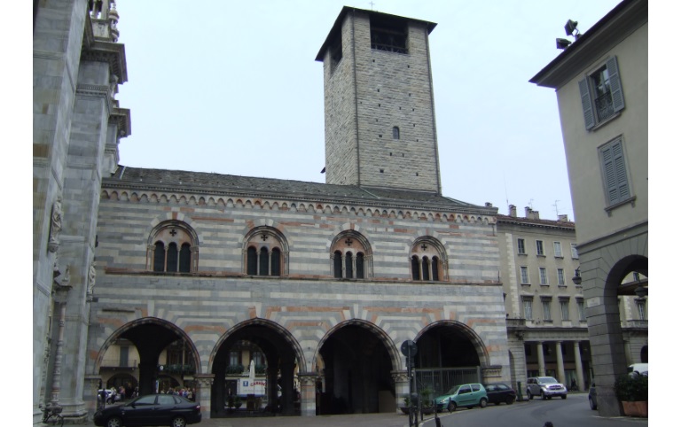 Broletto-Palast in Como